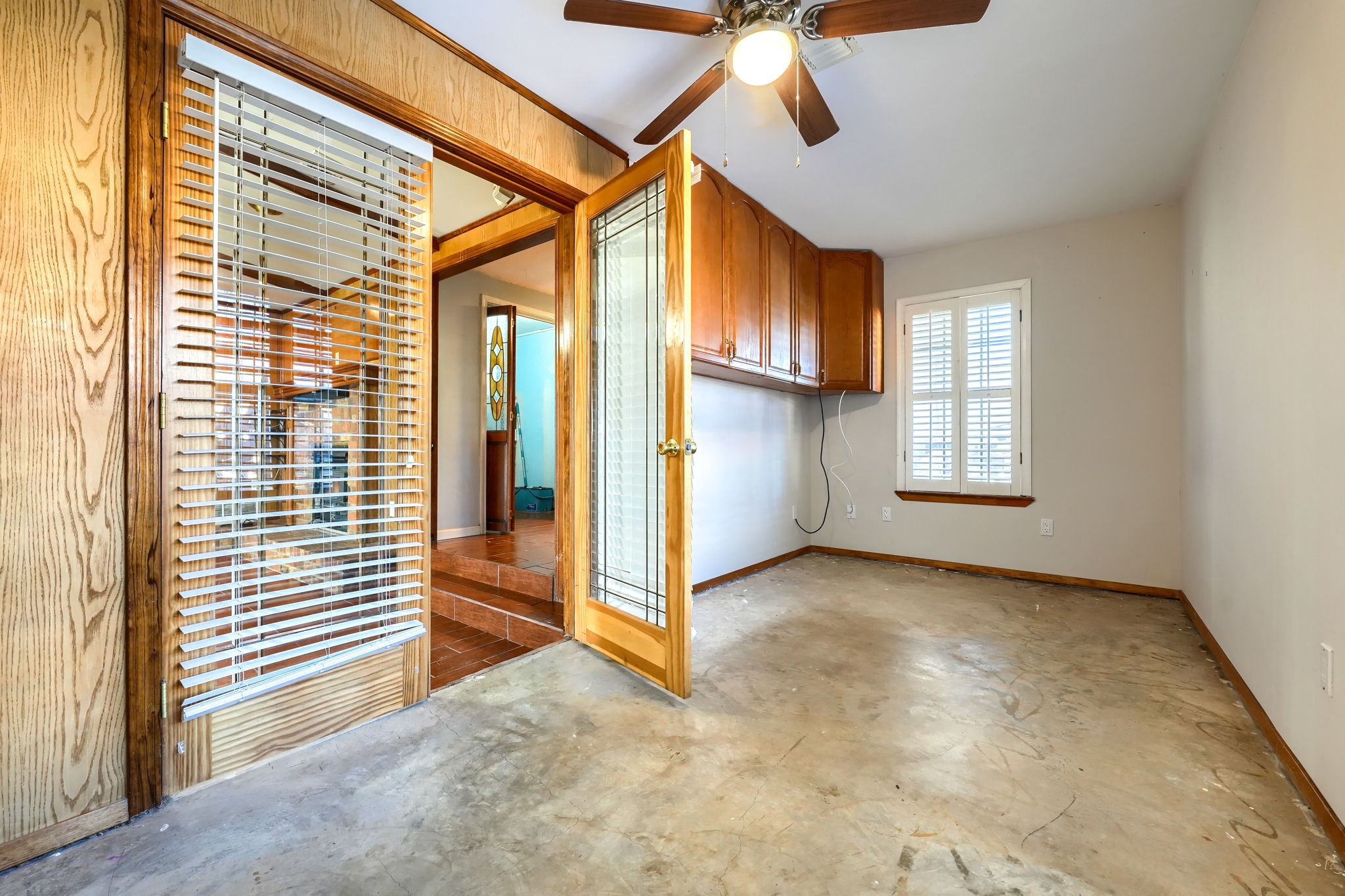 2112 Mangum Street Commerce TX 75428