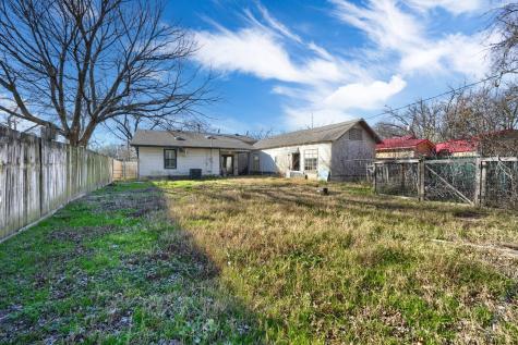 2112 Mangum Street Commerce TX 75428