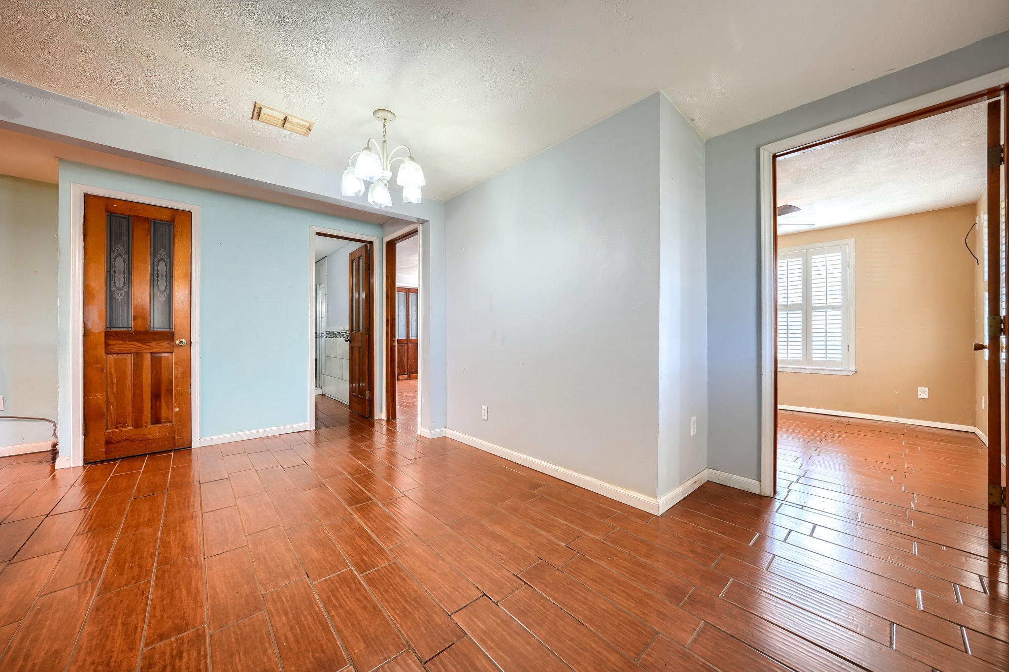 2112 Mangum Street Commerce TX 75428