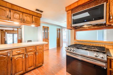 2112 Mangum Street Commerce TX 75428