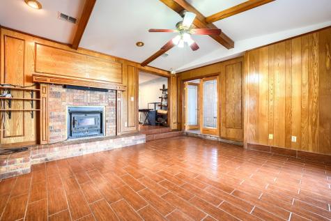 2112 Mangum Street Commerce TX 75428