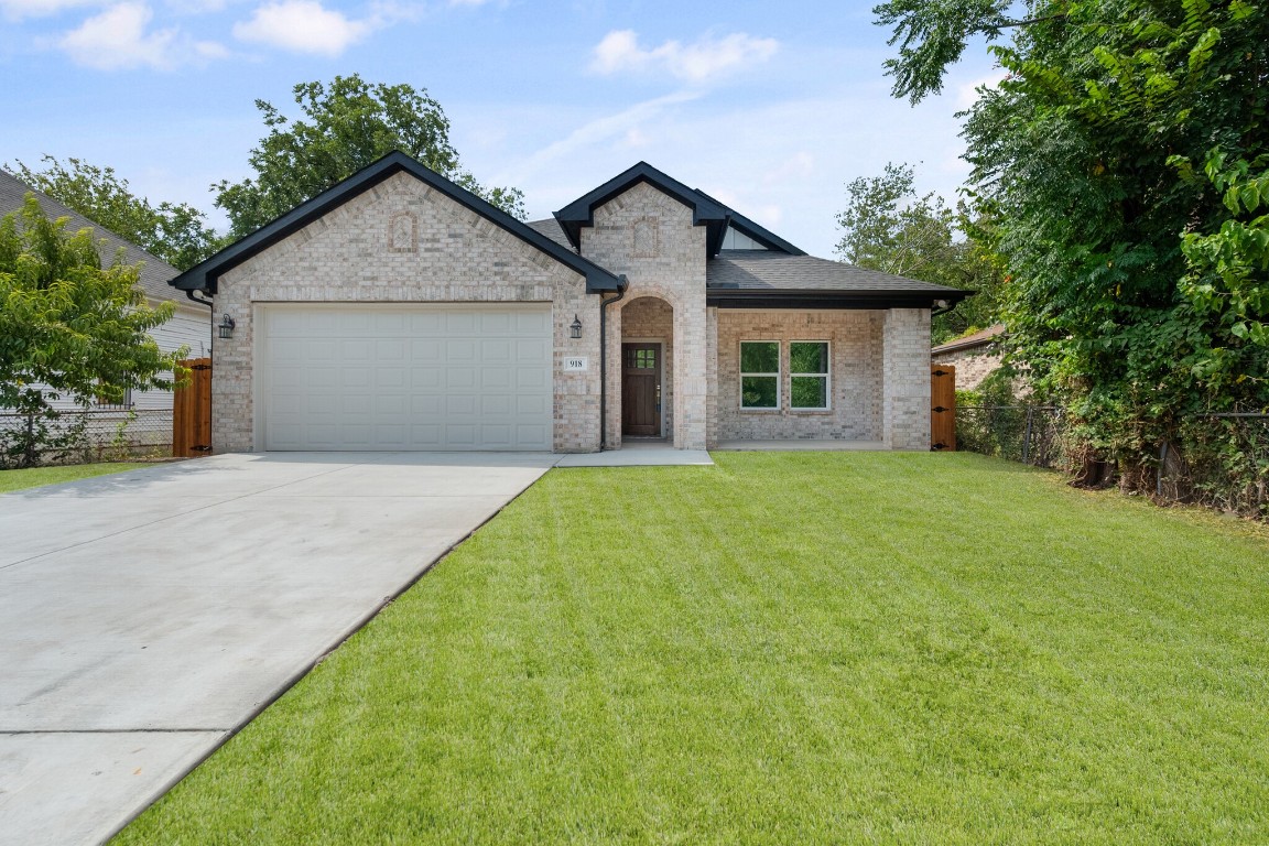 918 E Maddox Avenue Fort Worth TX 76104