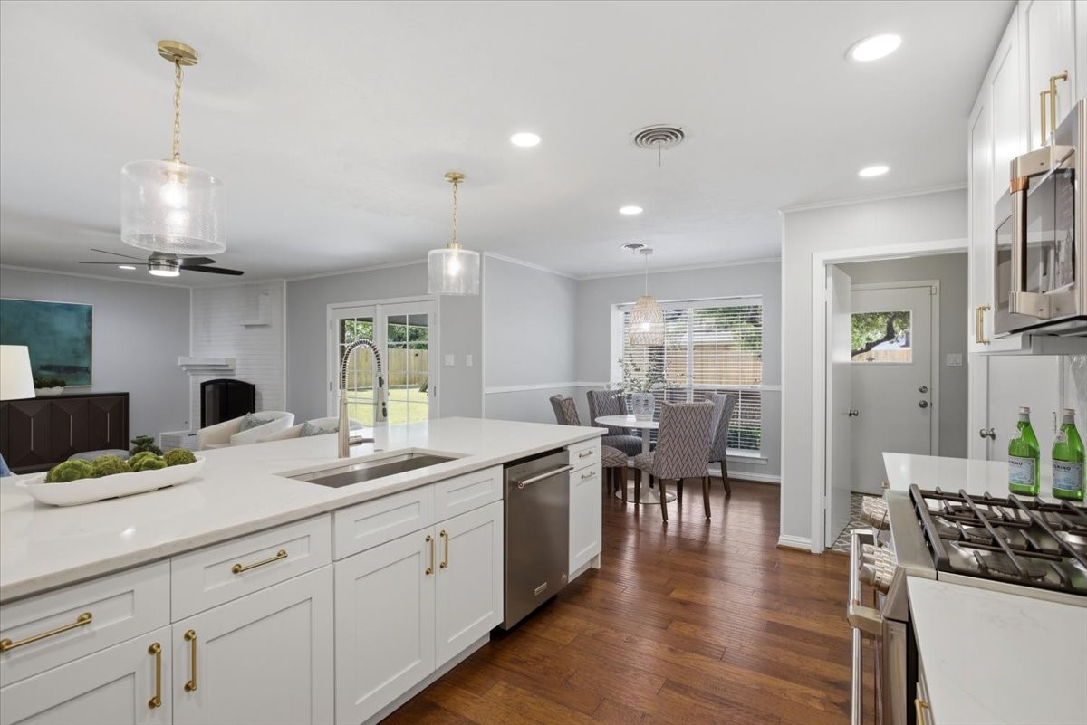 4321 Selkirk Drive W Fort Worth TX 76109