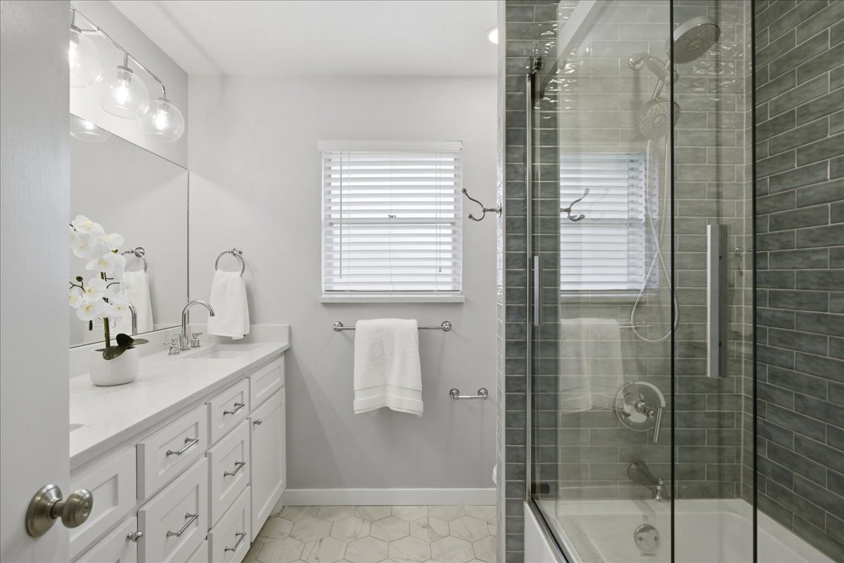 4321 Selkirk Drive W Fort Worth TX 76109