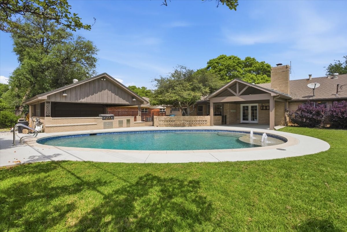 4321 Selkirk Drive W Fort Worth TX 76109
