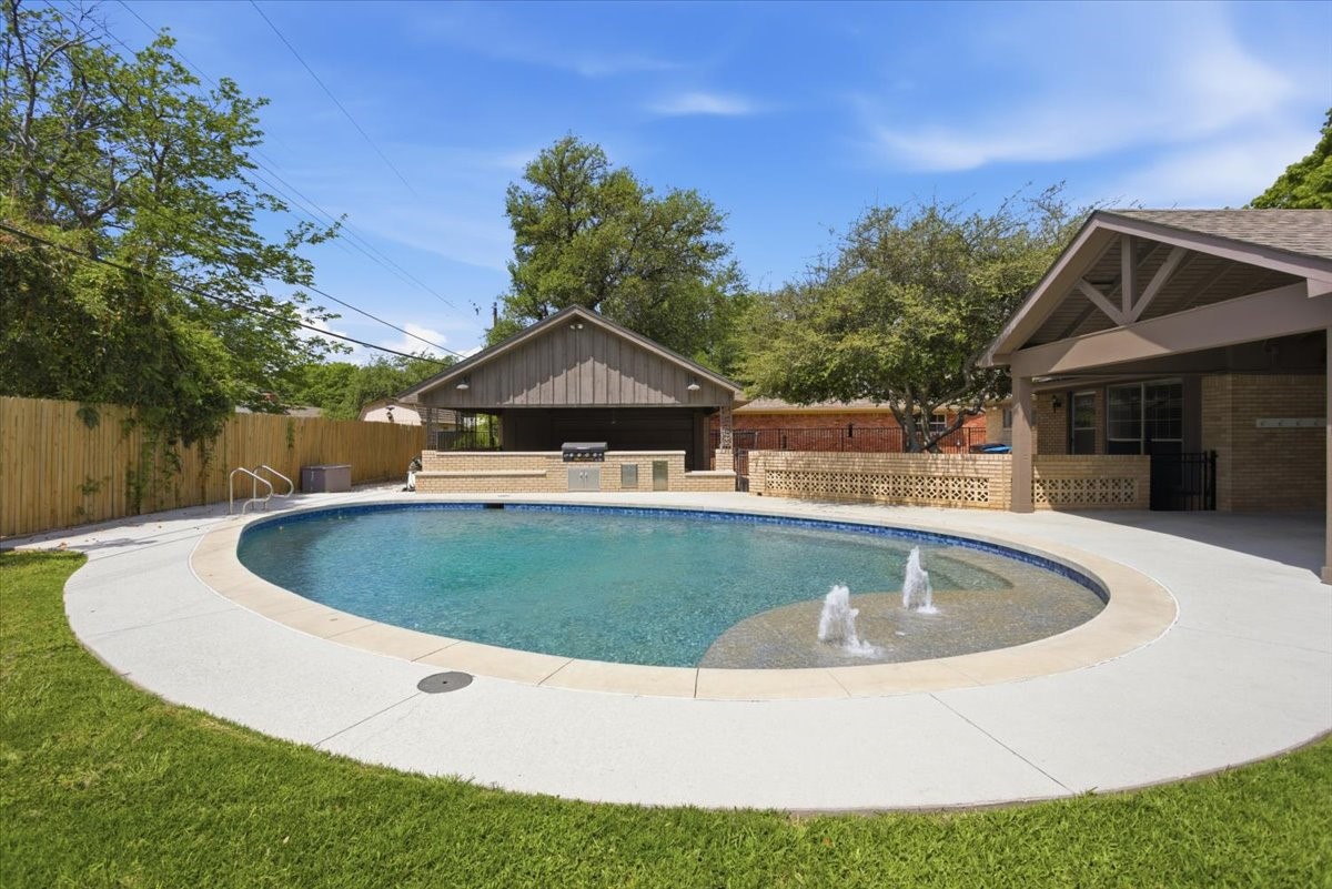 4321 Selkirk Drive W Fort Worth TX 76109