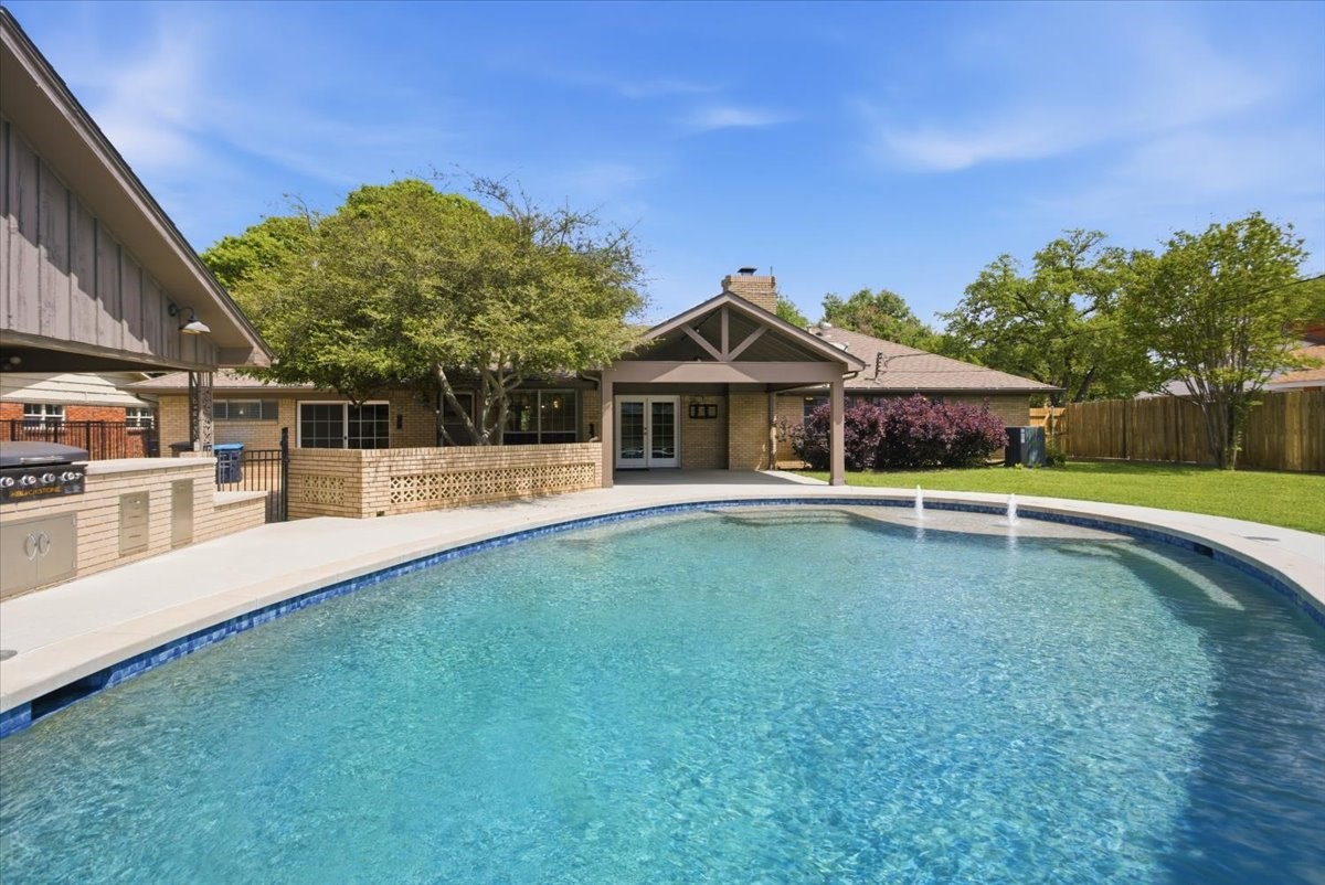 4321 Selkirk Drive W Fort Worth TX 76109