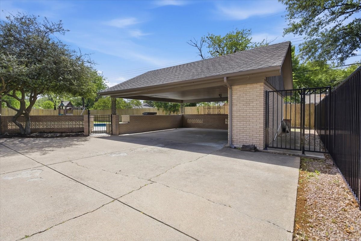 4321 Selkirk Drive W Fort Worth TX 76109