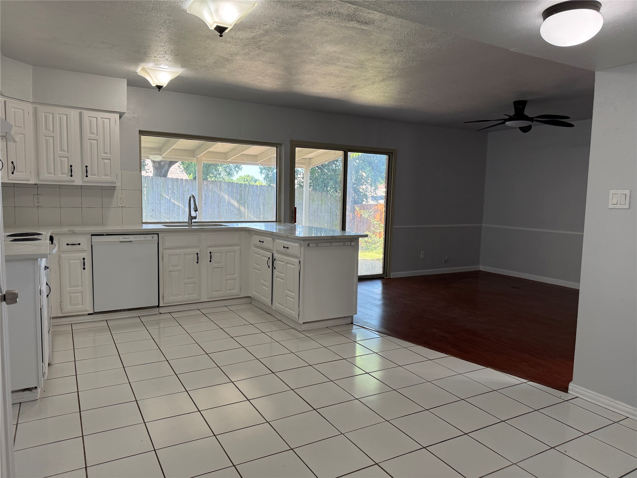 7002 Forestview Drive Arlington TX 76016