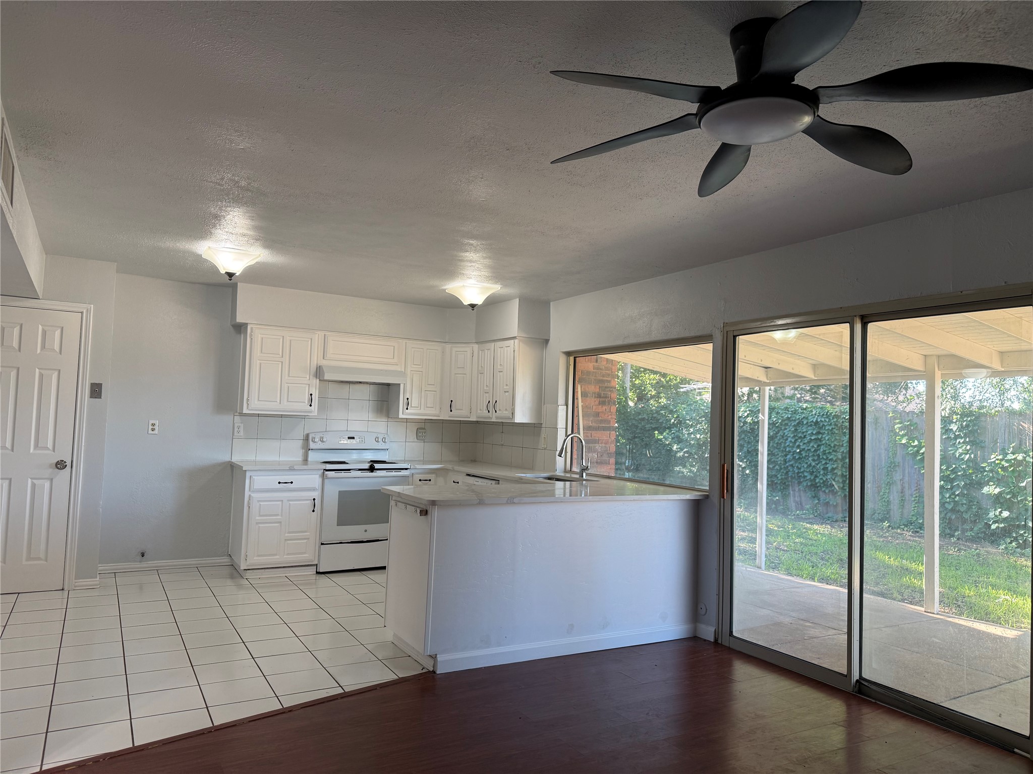 7002 Forestview Drive Arlington TX 76016
