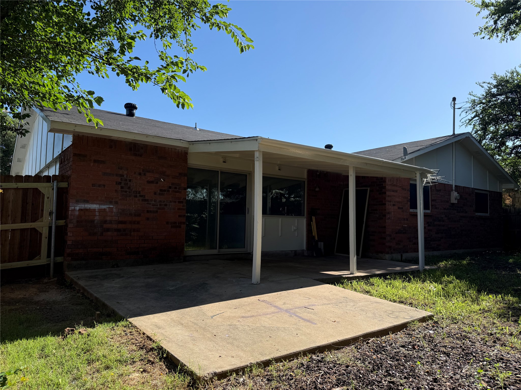 7002 Forestview Drive Arlington TX 76016
