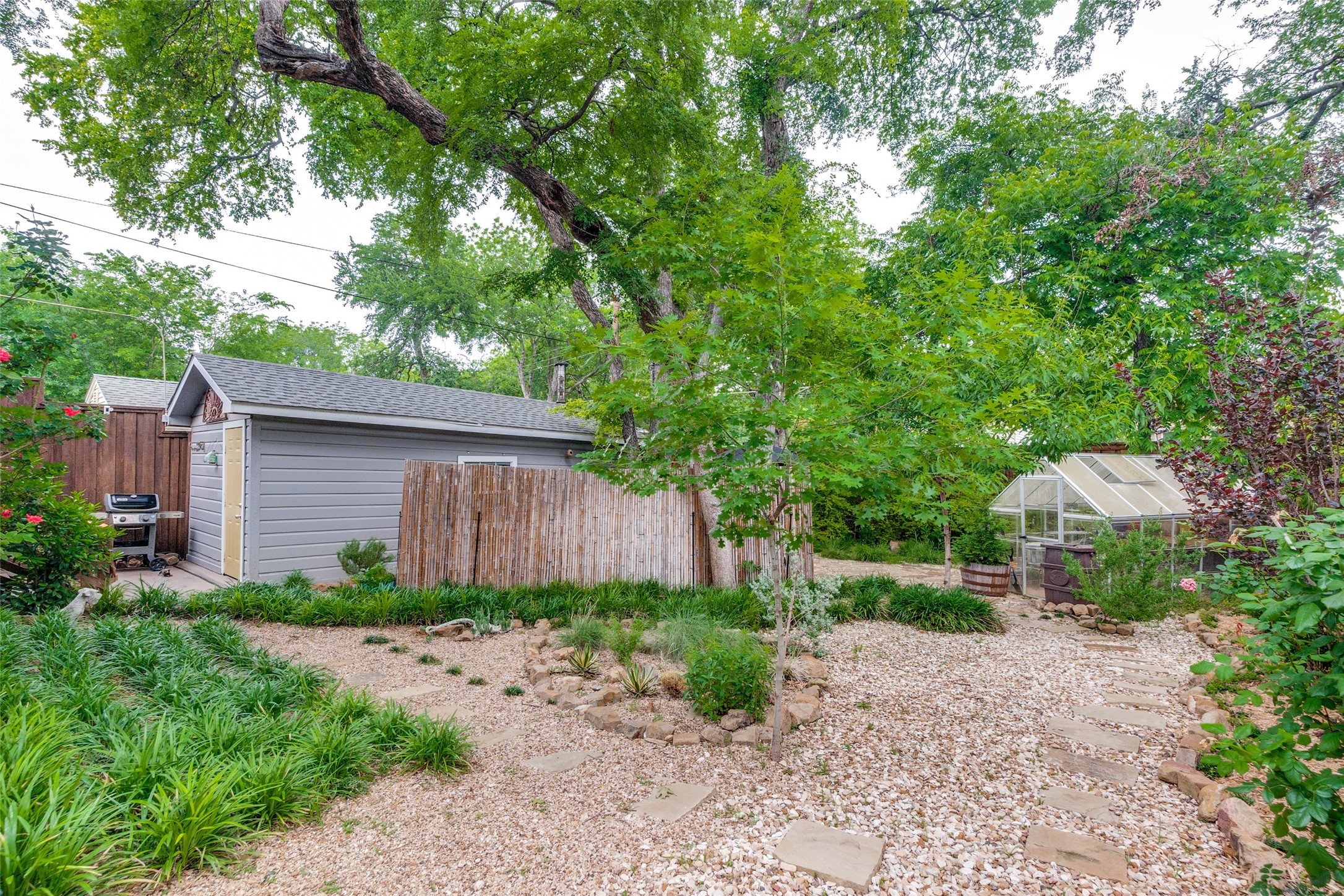 118 N Briscoe Boulevard Dallas TX 75211