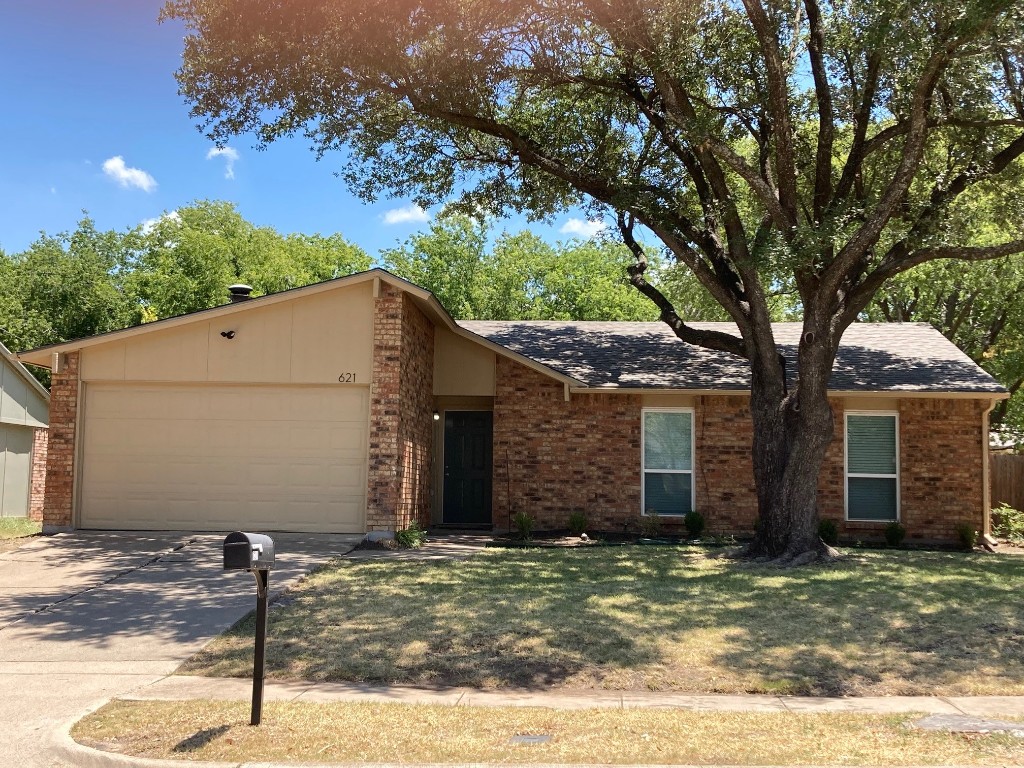 621 Live Oak Drive Mansfield TX 76063