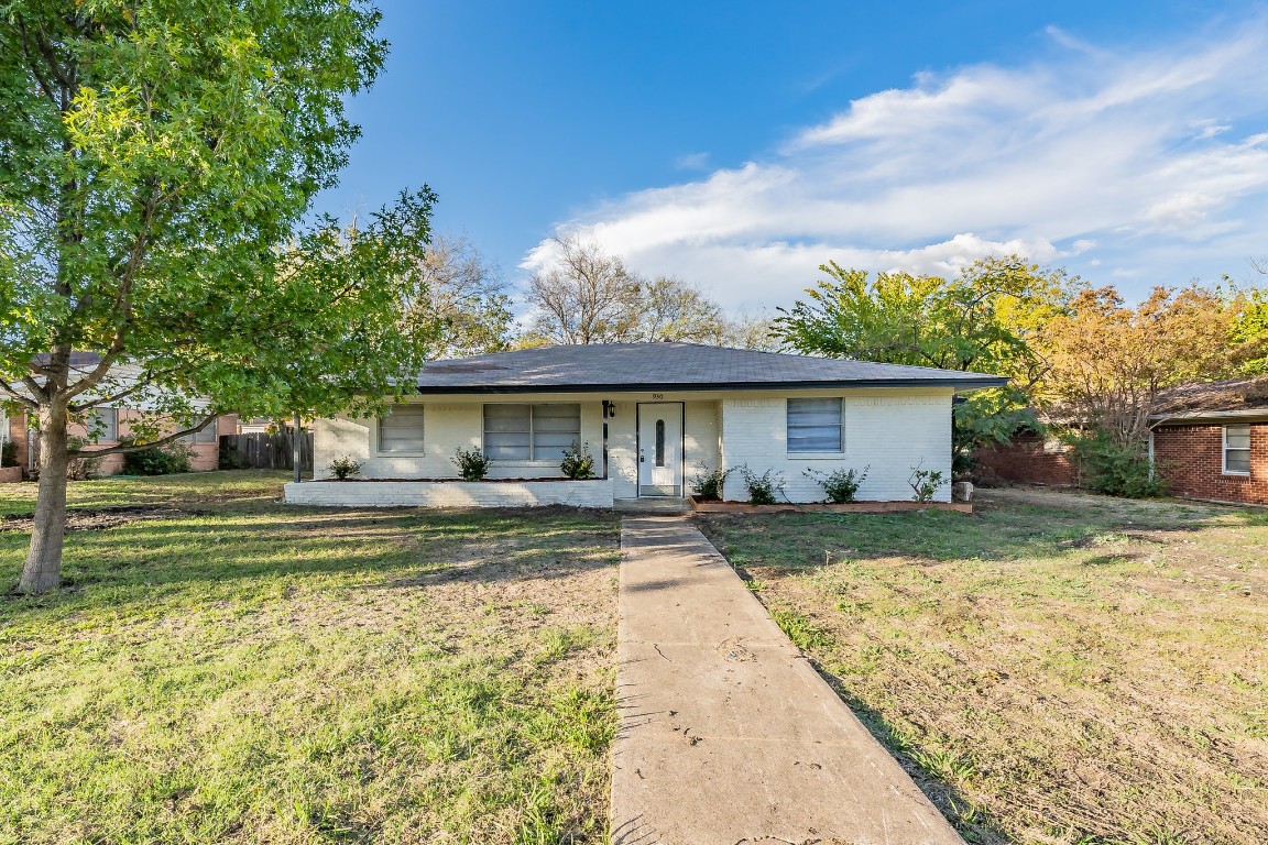 930 Danish Drive Grand Prairie TX 75050