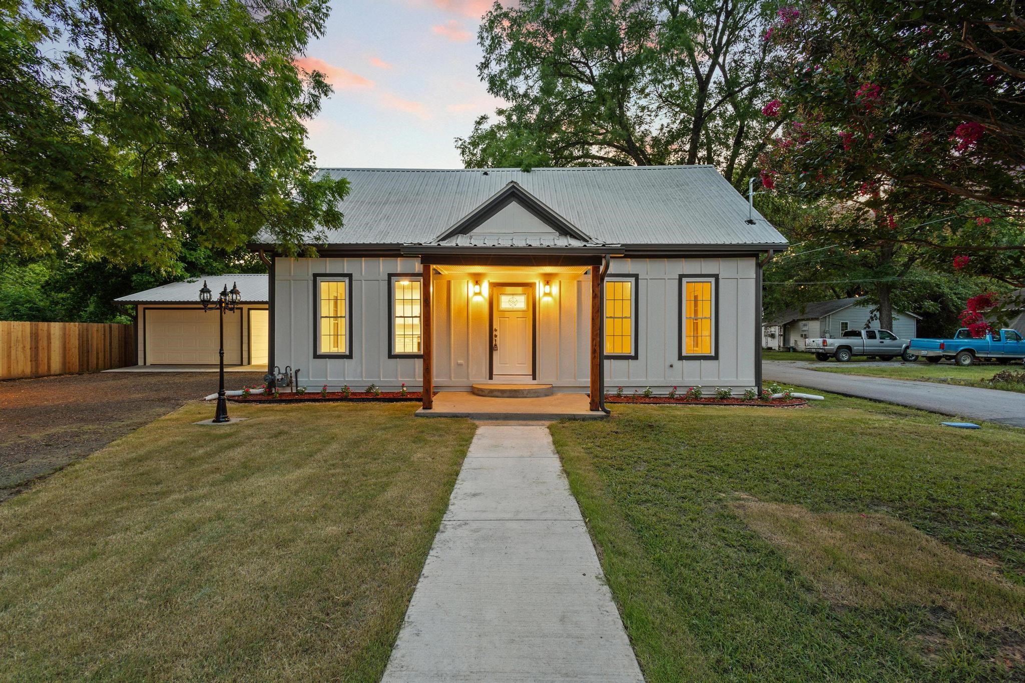 821 Doss Street Bonham TX 75418
