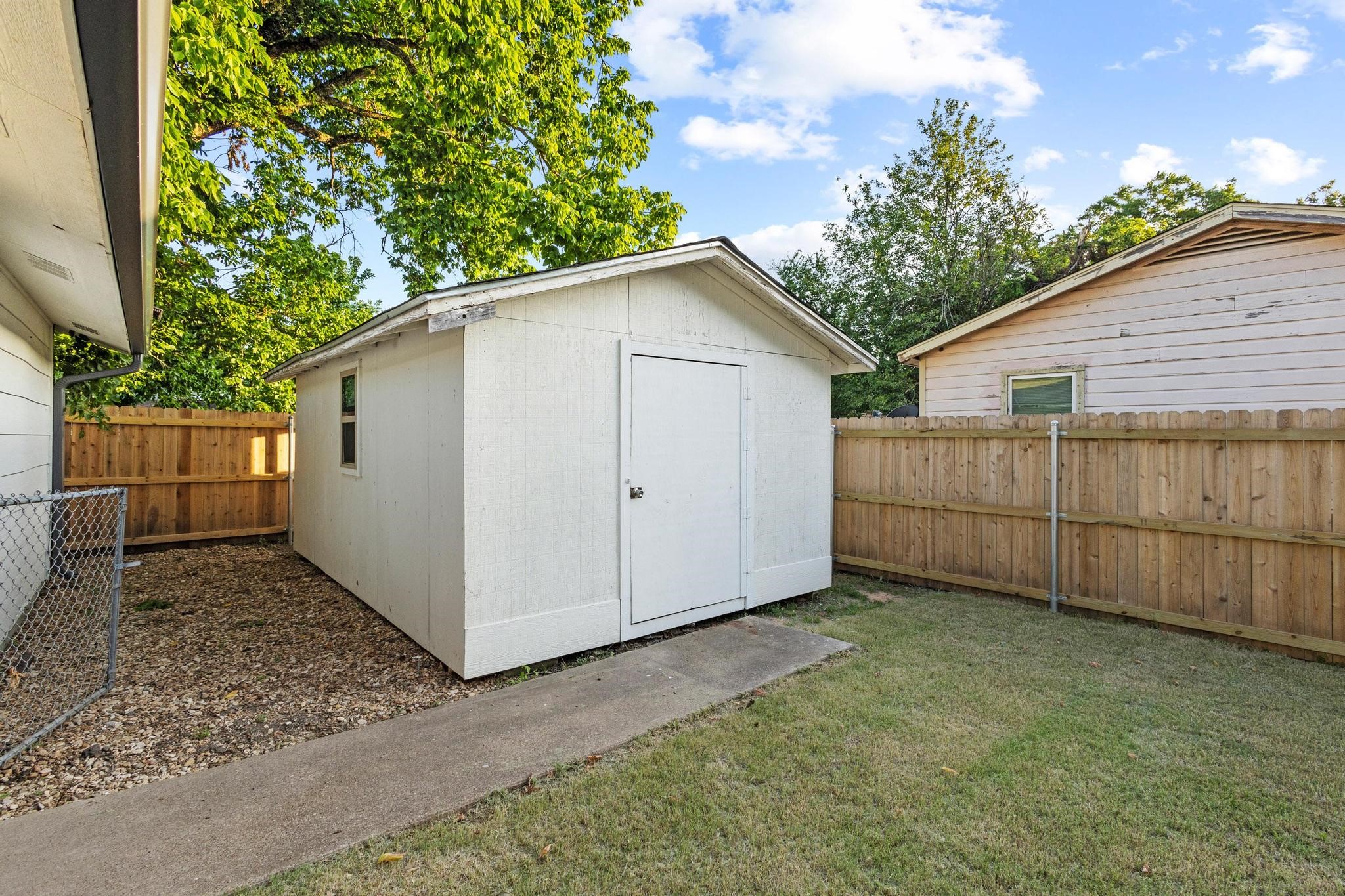 821 Doss Street Bonham TX 75418
