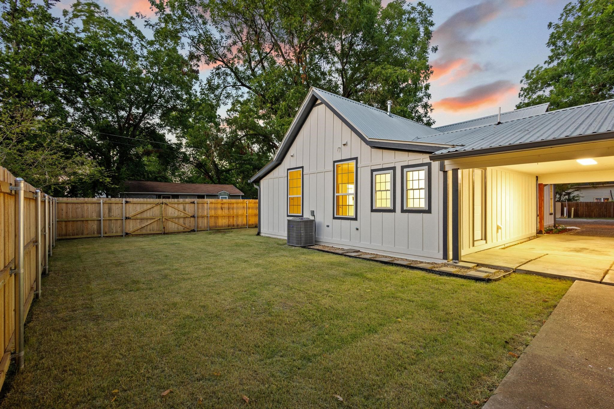 821 Doss Street Bonham TX 75418