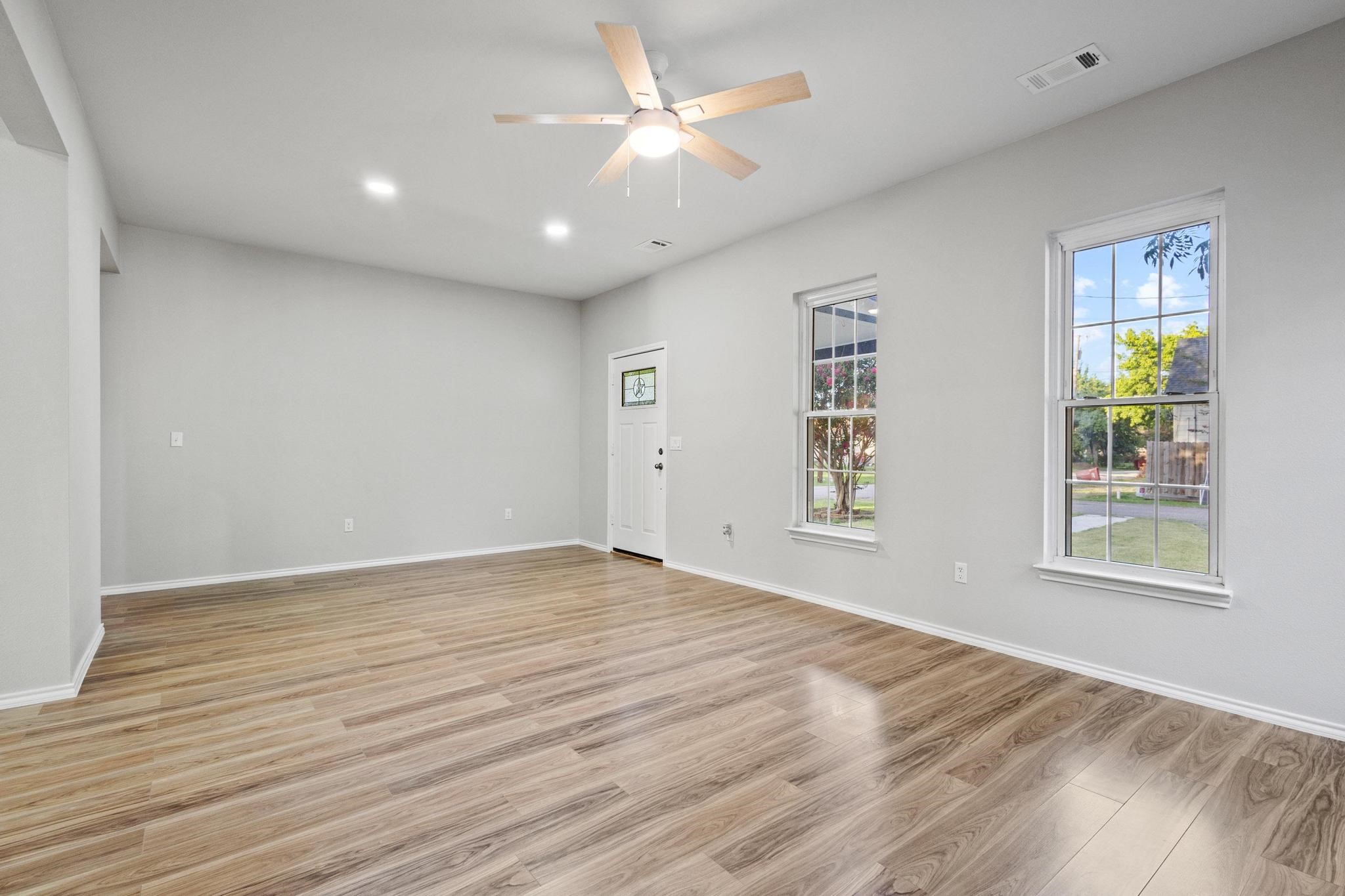 821 Doss Street Bonham TX 75418