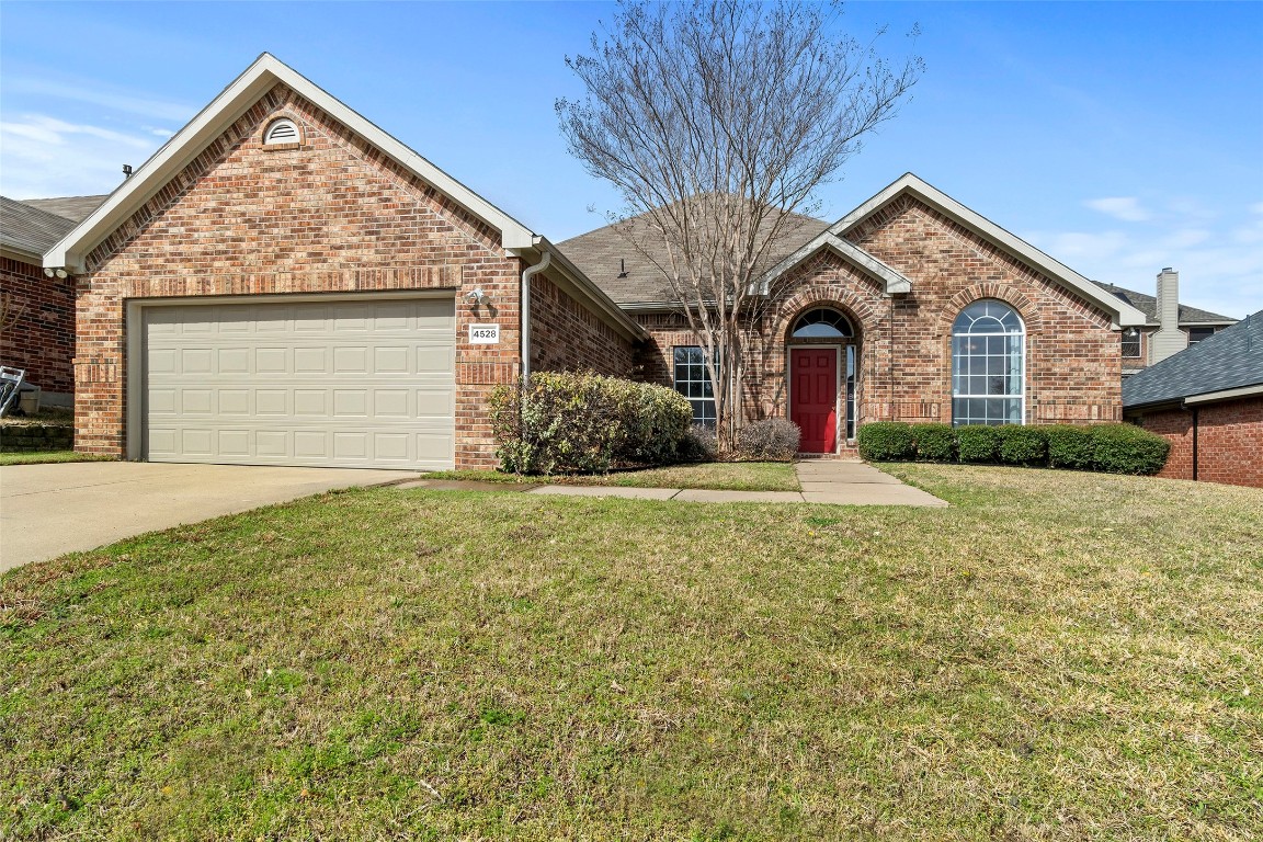 4528 Clear Lake Lane Mesquite TX 75150