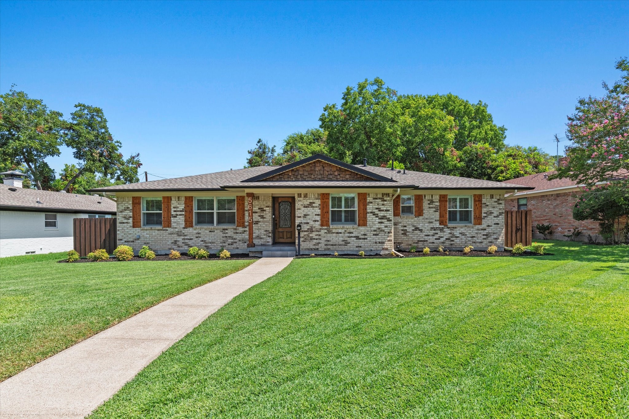 5615 Hillcroft Street Dallas TX 75227