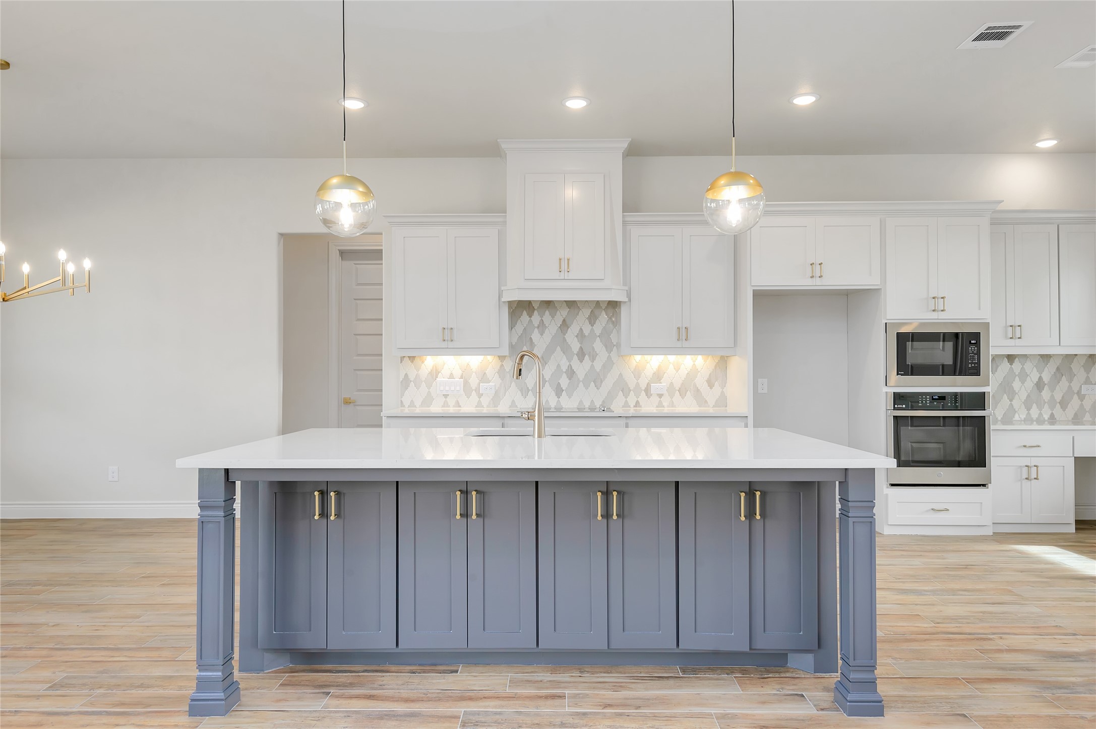 412 Collum View Azle TX 76020
