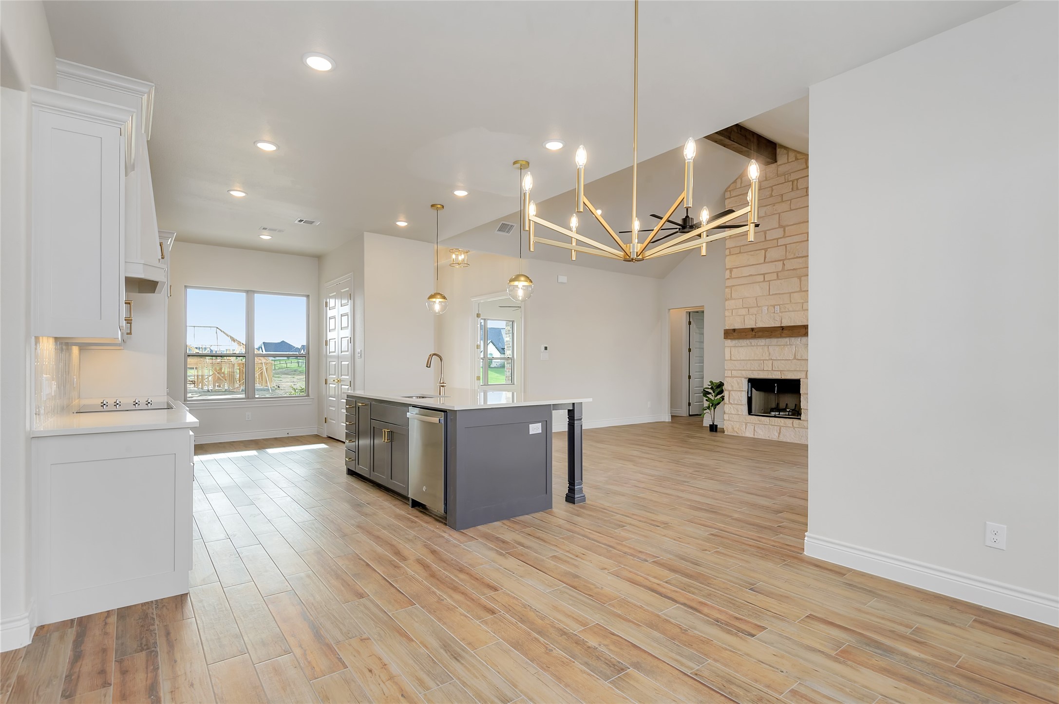 412 Collum View Azle TX 76020