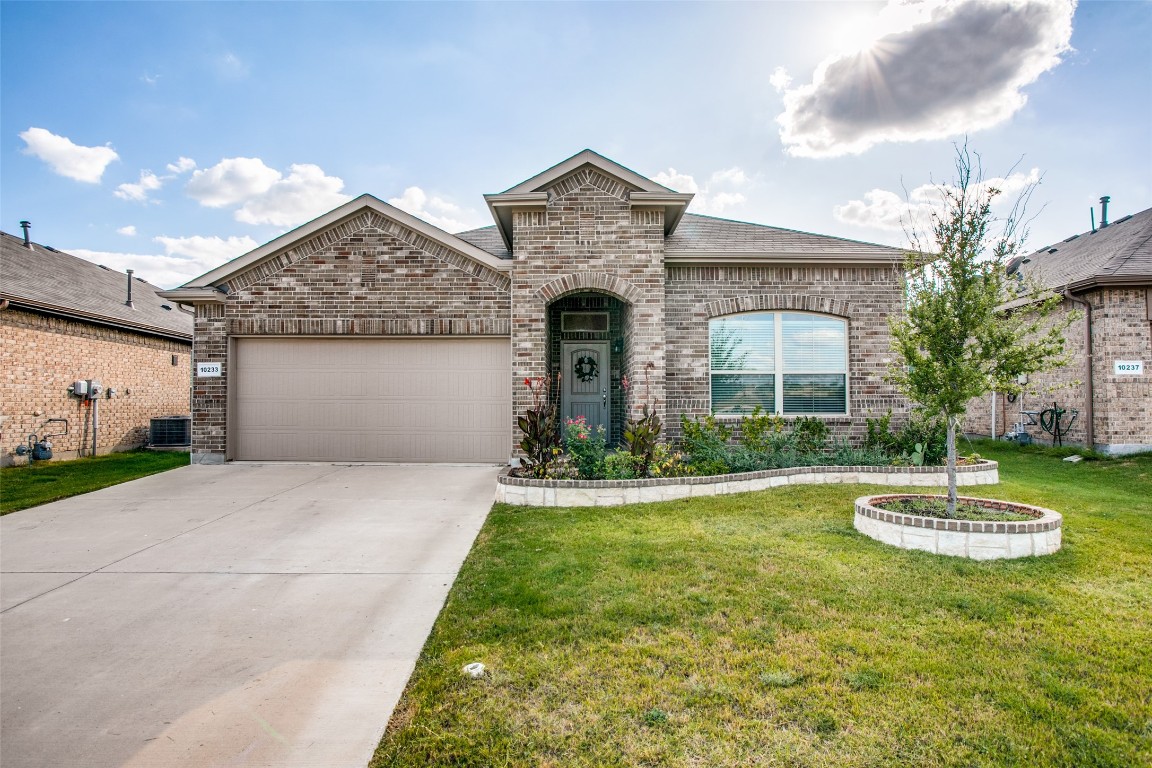 10233 Little Falls Trail Fort Worth TX 76177