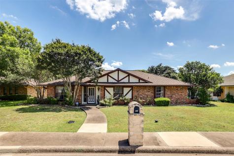 932 Foxwood Drive Desoto TX 75115