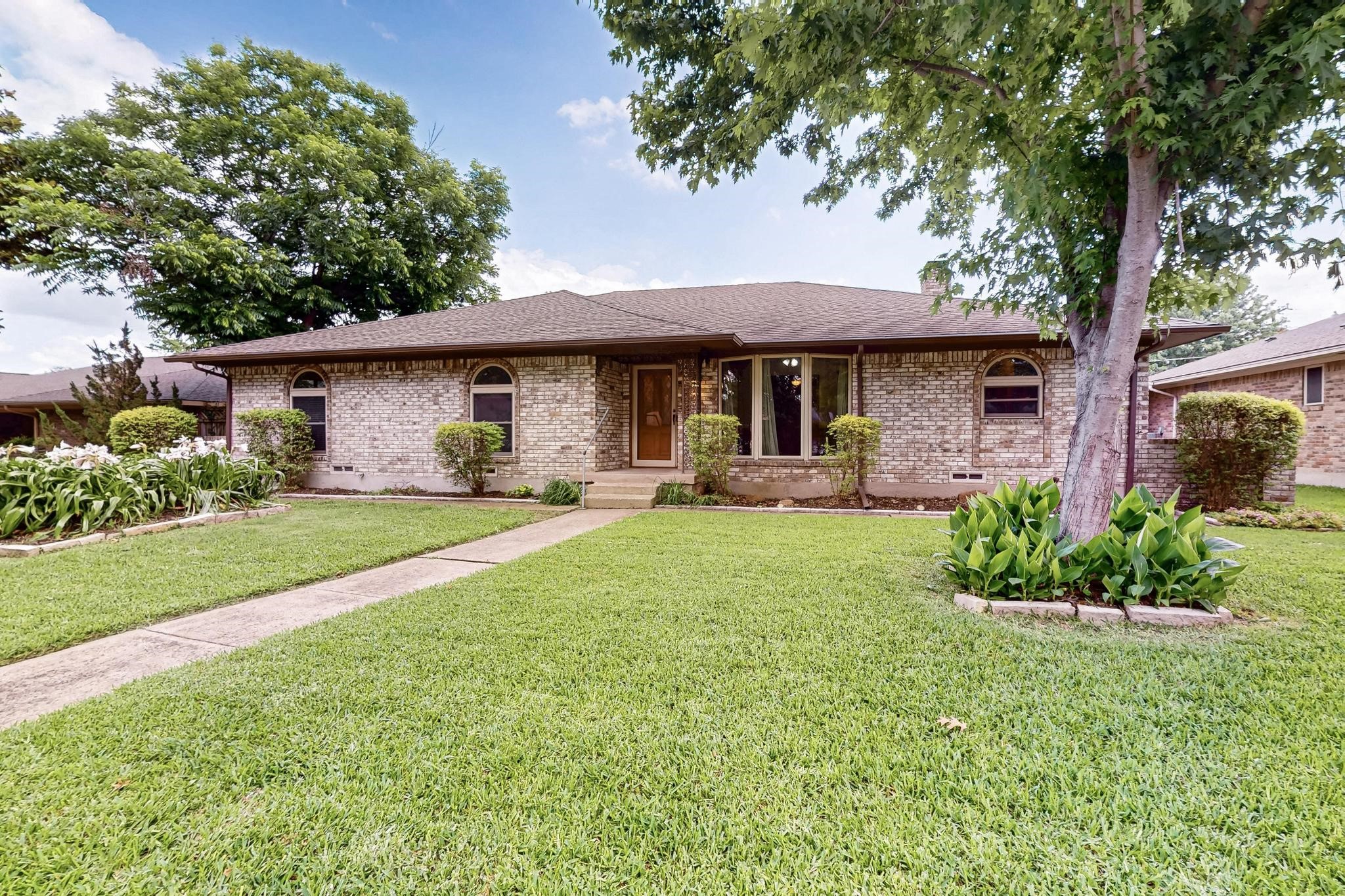 1308 Warwick Street Garland TX 75040