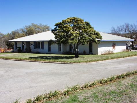 2000 Fisher Street Goldthwaite TX 76844