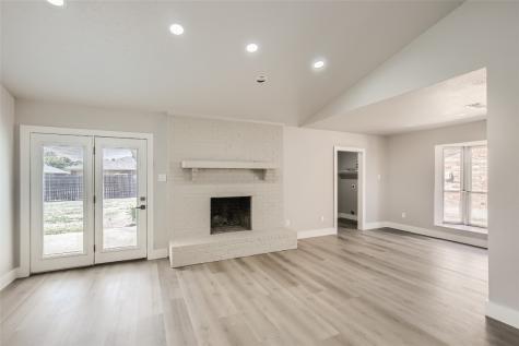 2025 Glencrest Lane Garland TX 75040