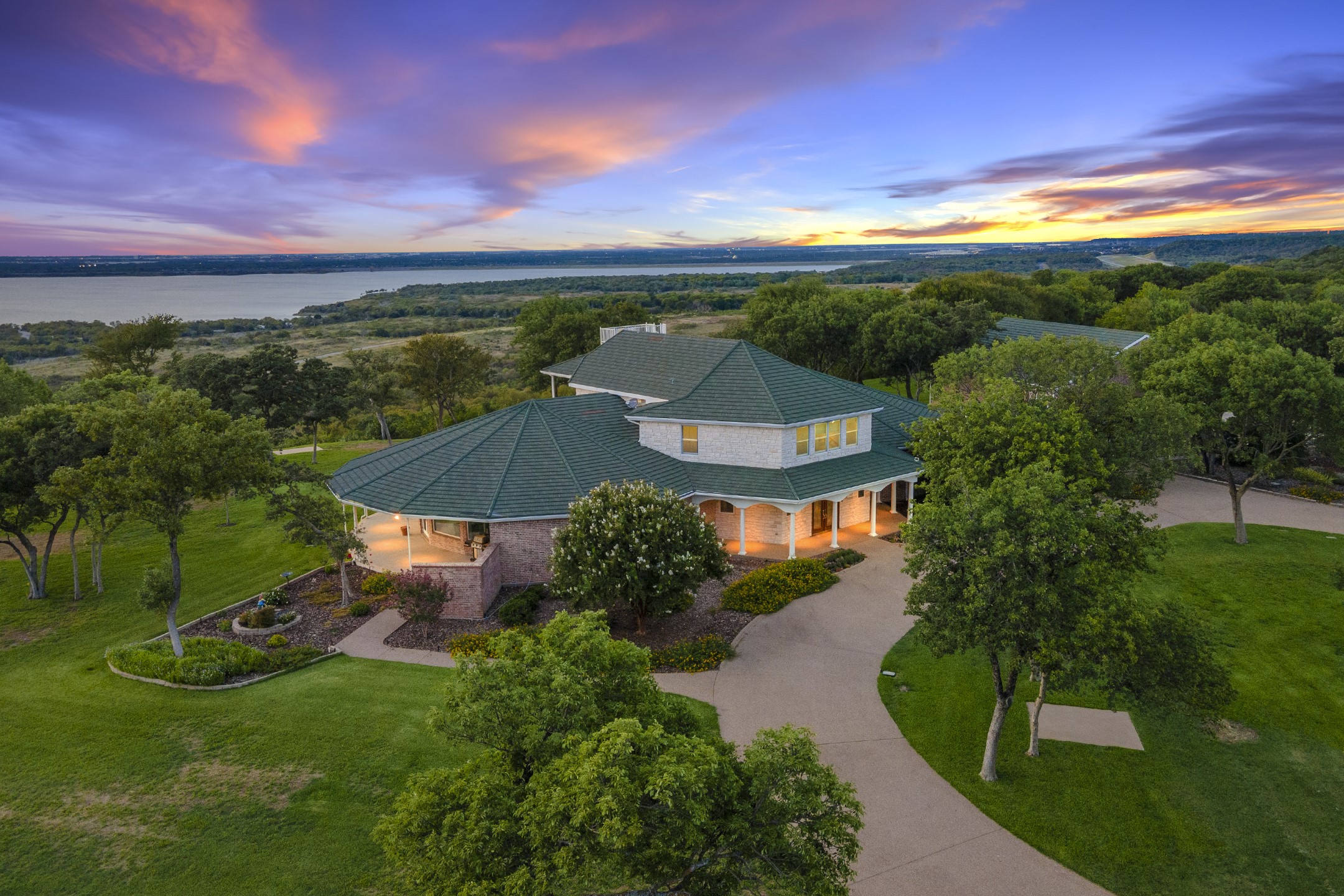 1643 Promontory Drive Cedar Hill TX 75104