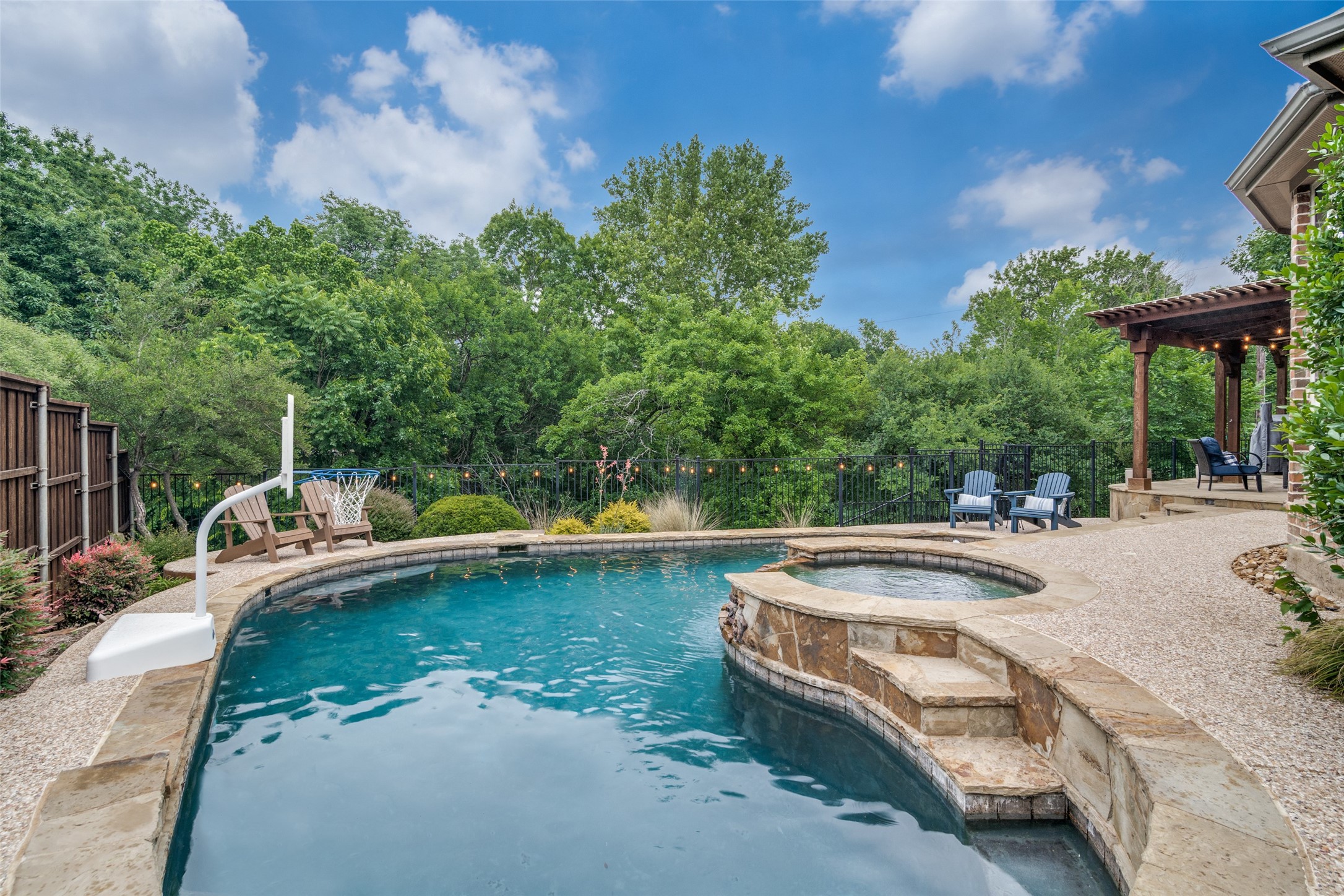 1102 Means Farm Road Garland TX 75044