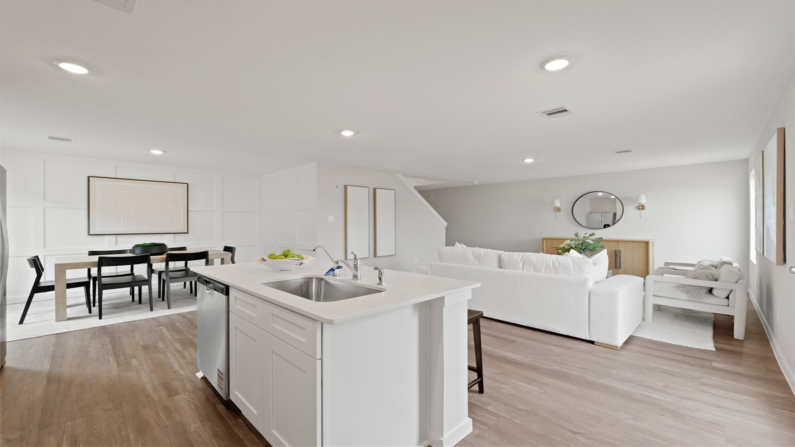 2132 Chantilly Lane Arlington TX 76015
