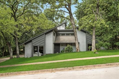 2203 Park Hill Drive Arlington TX 76012