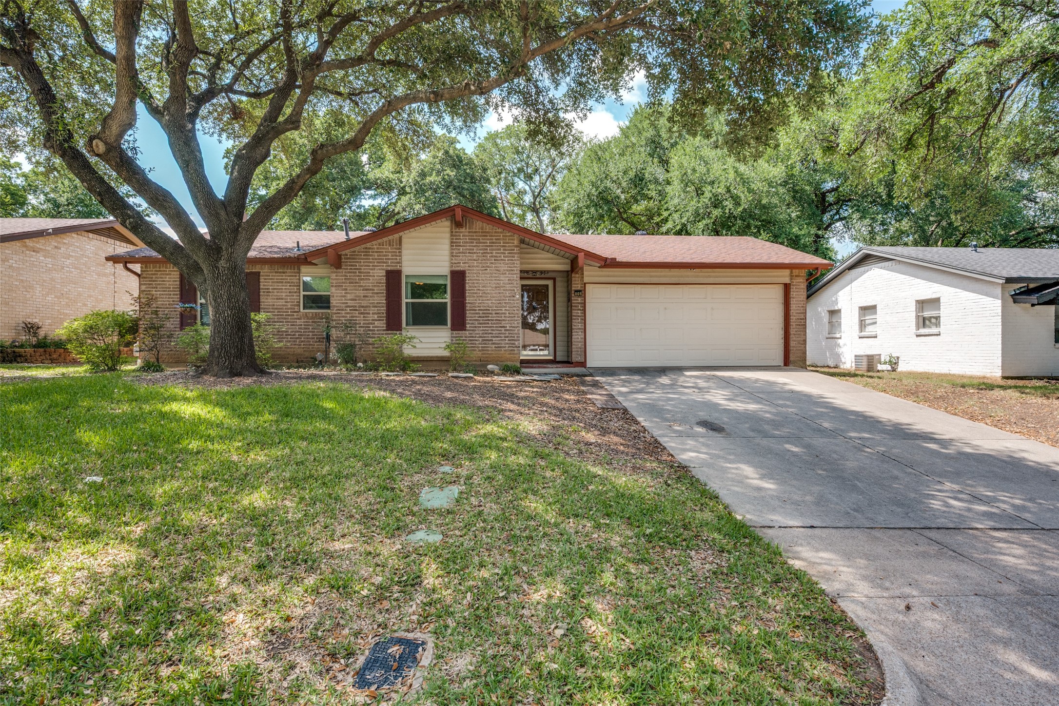801 Brownstone Street Euless TX 76039