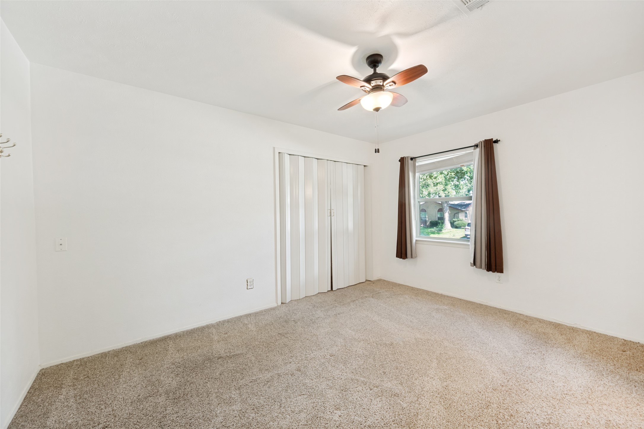 801 Brownstone Street Euless TX 76039