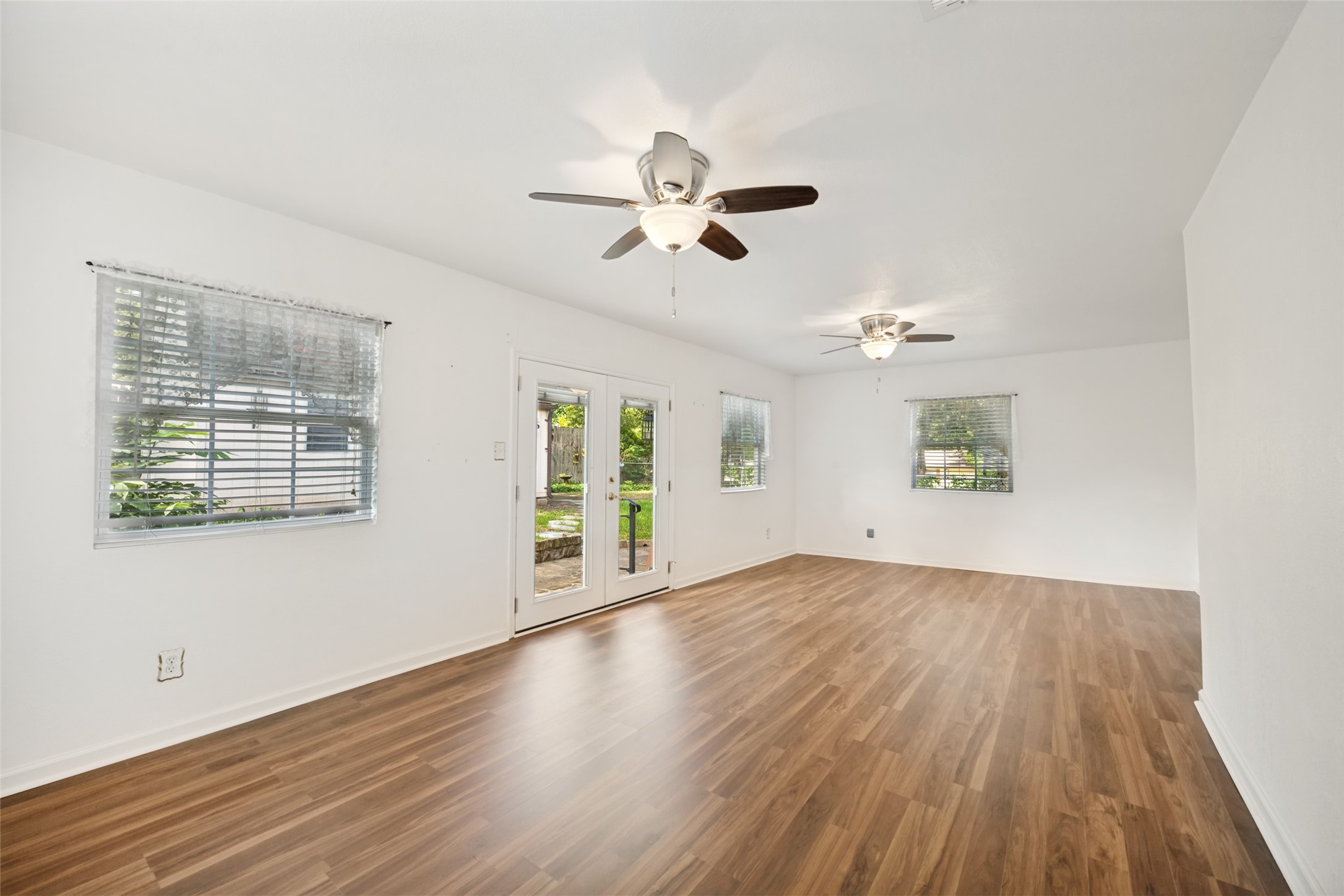 801 Brownstone Street Euless TX 76039