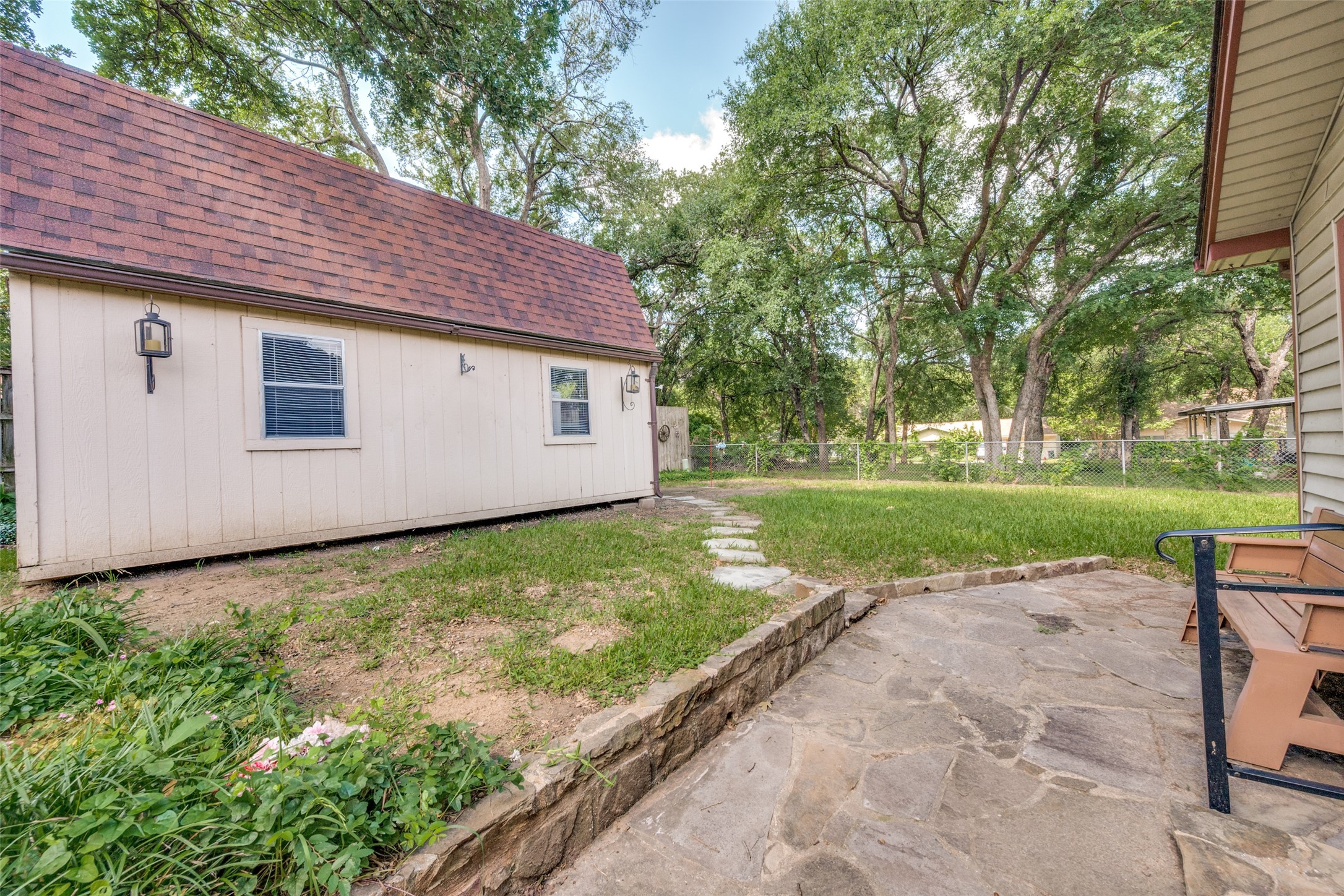 801 Brownstone Street Euless TX 76039