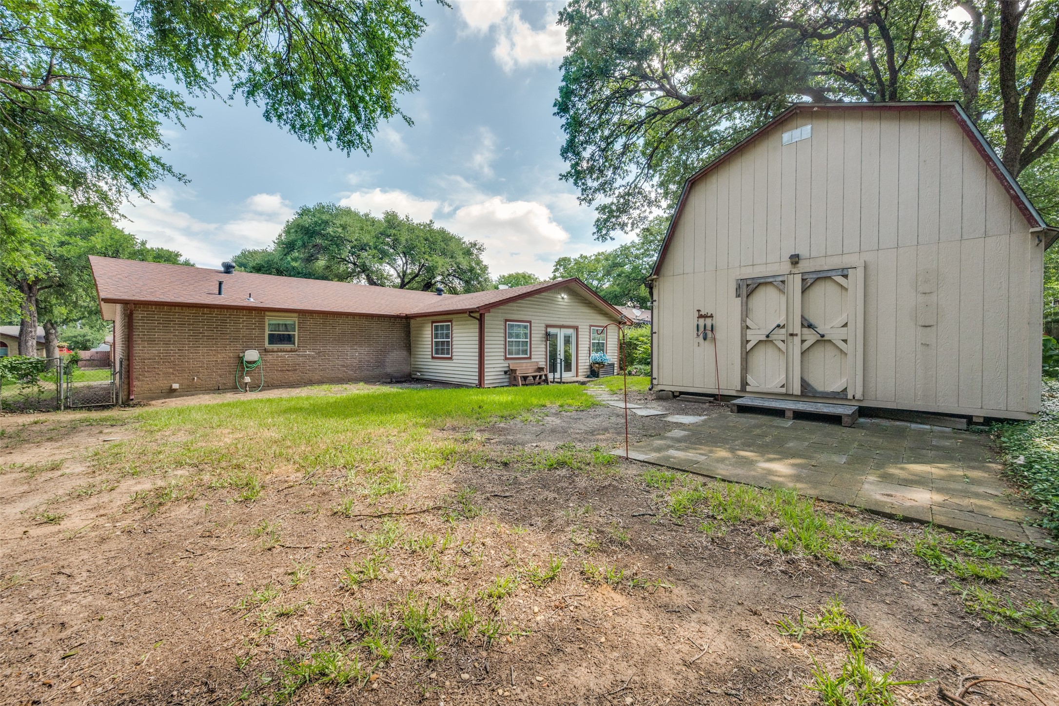 801 Brownstone Street Euless TX 76039