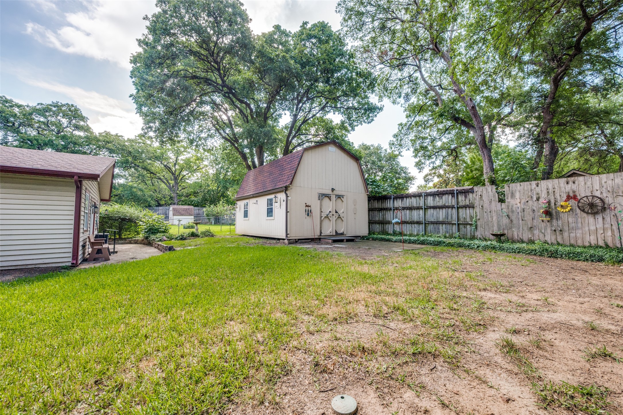 801 Brownstone Street Euless TX 76039