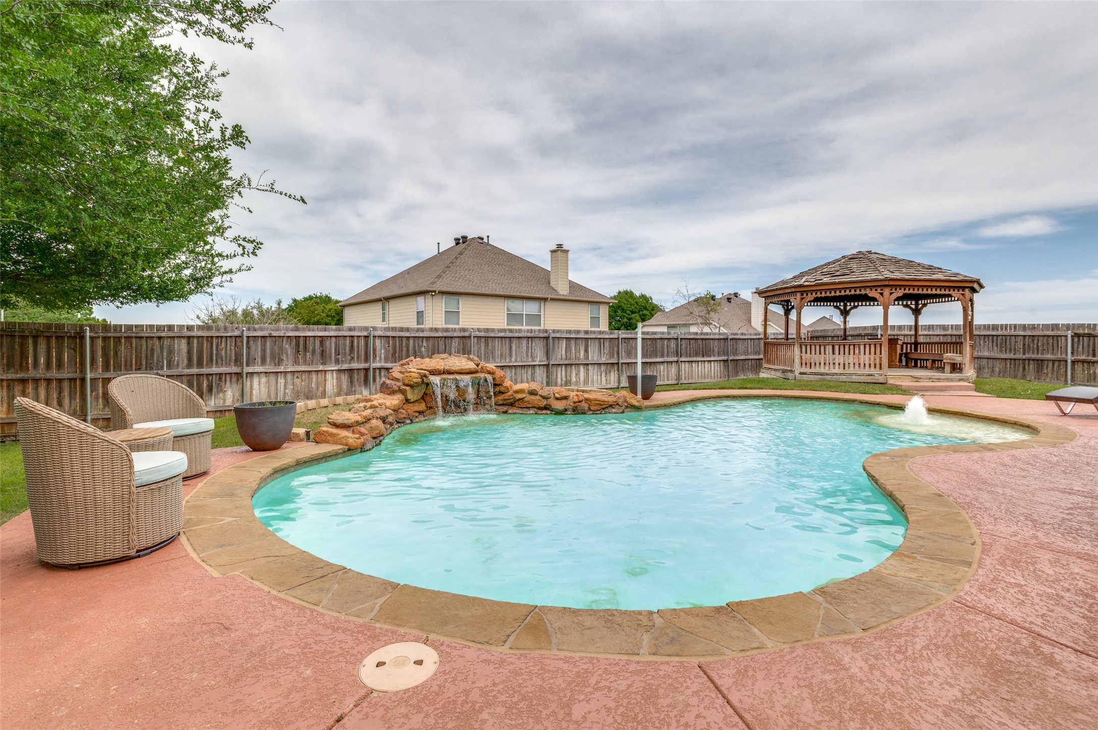 2456 Whispering Breeze Drive Grand Prairie TX 75050