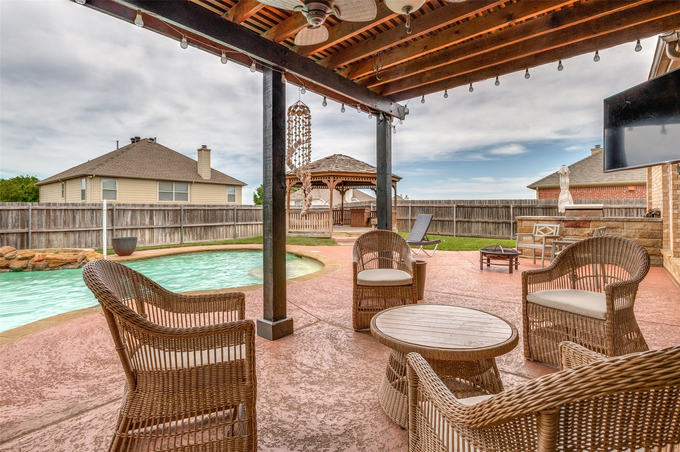 2456 Whispering Breeze Drive Grand Prairie TX 75050