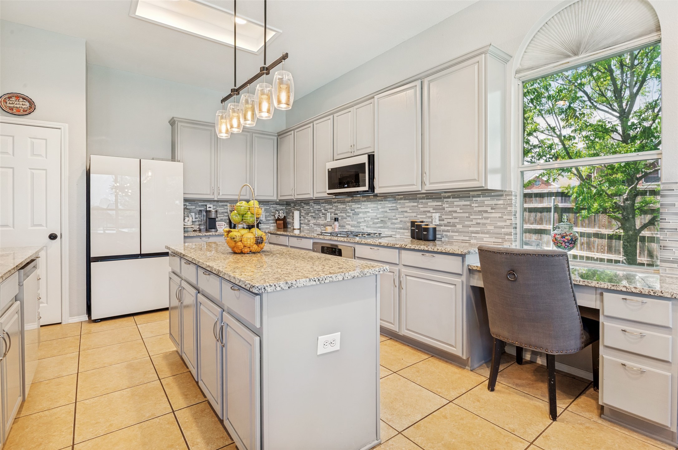 2456 Whispering Breeze Drive Grand Prairie TX 75050