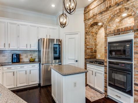 2821 Shadow Drive W Arlington TX 76006
