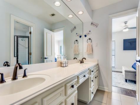 2821 Shadow Drive W Arlington TX 76006