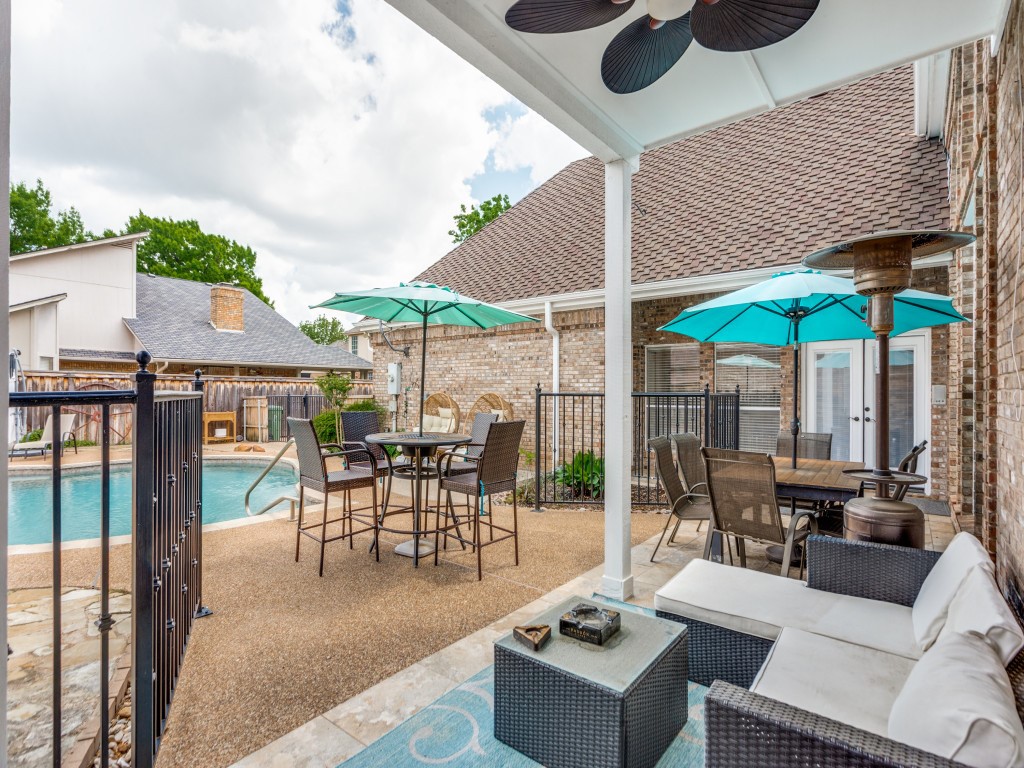2821 Shadow Drive W Arlington TX 76006