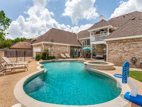 2821 Shadow Drive W Arlington TX 76006
