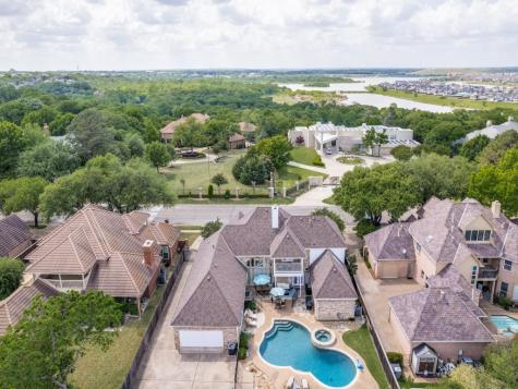 2821 Shadow Drive W Arlington TX 76006