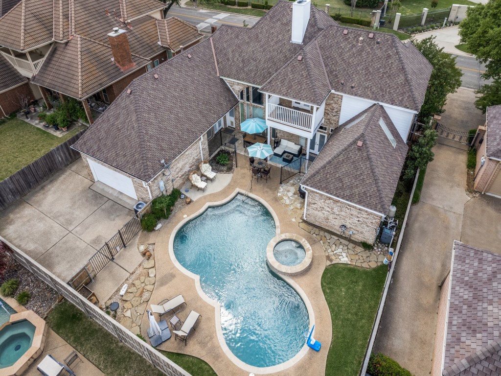 2821 Shadow Drive W Arlington TX 76006